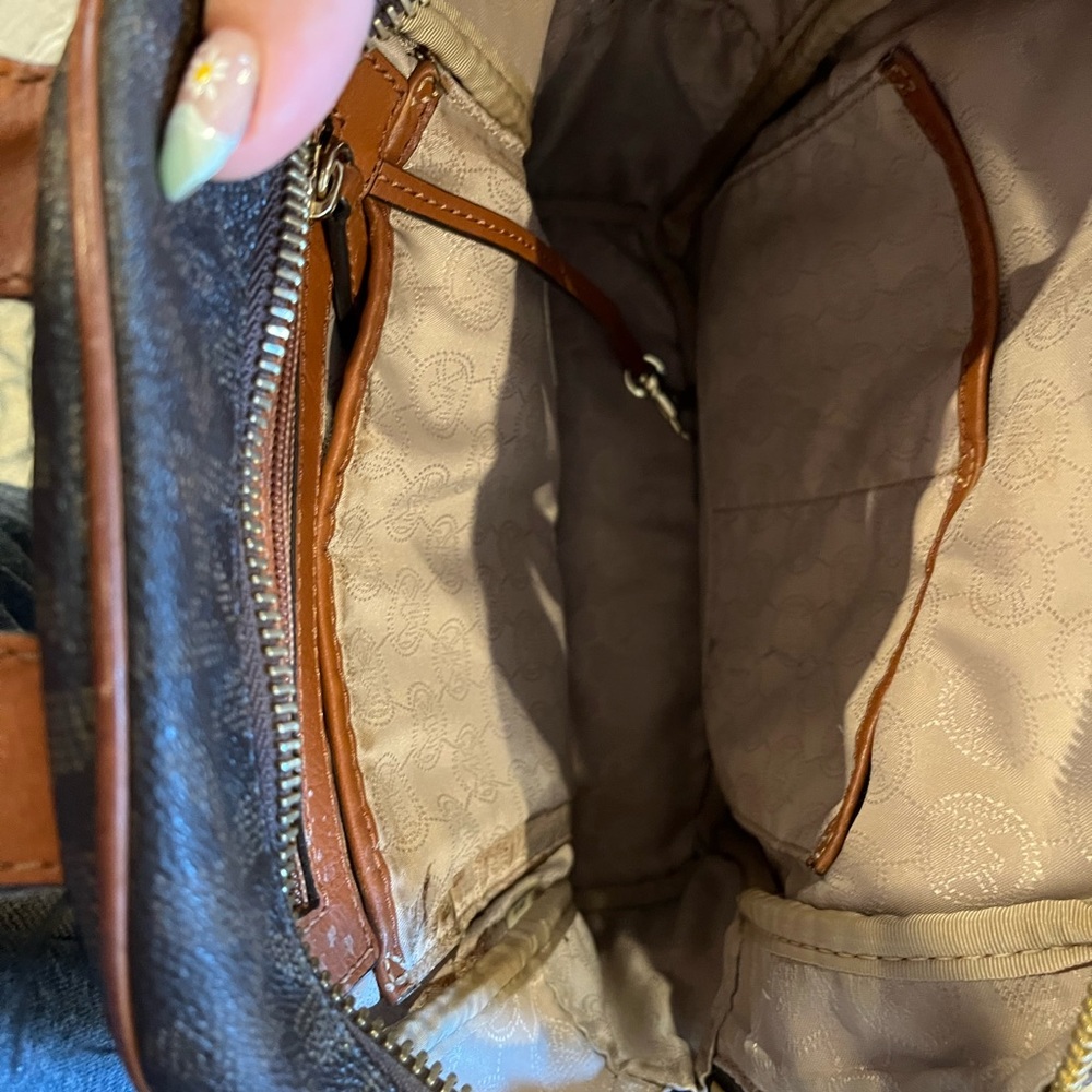 3 Michael kors bags tote and crossbody - Picture 8 of 8